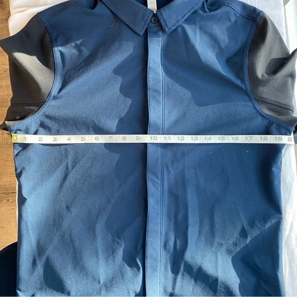 Lululemon Athletica Men’s Small 2-tone Black x Navy Shirt Jacket - Picture 7 of 9